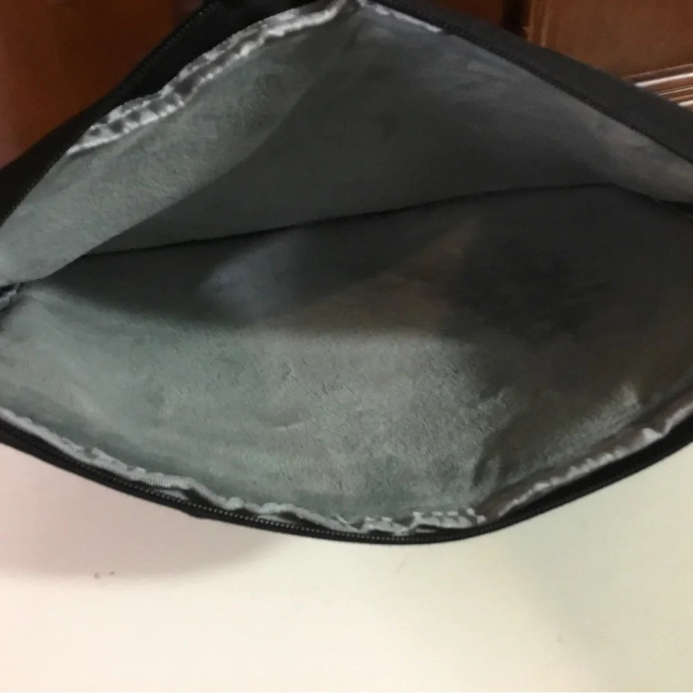 Egiant Carry All Solid Black Tablet Laptop Case Soft Gray Lining EUC 13 X 9.5 As